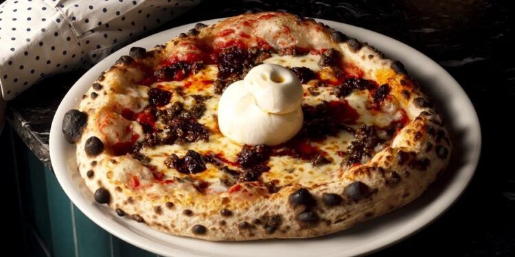 Las pizzerías más brutales de España recorrerán 15 plazas de toros del país con «Pizza Combat»
