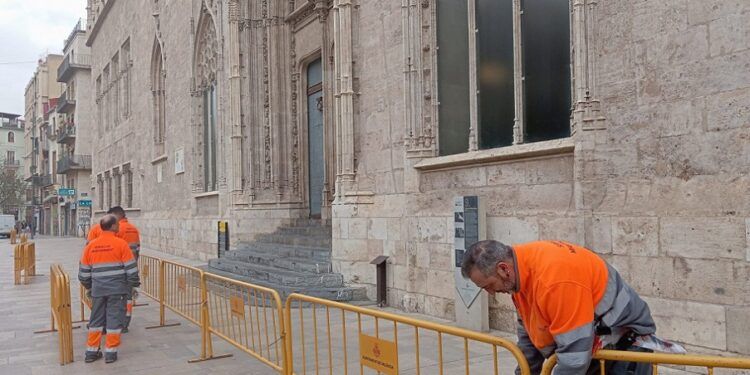 Bando Fallas 2025: restricciones de circulación, prohibiciones, carpas, aparcamientos permitidos…