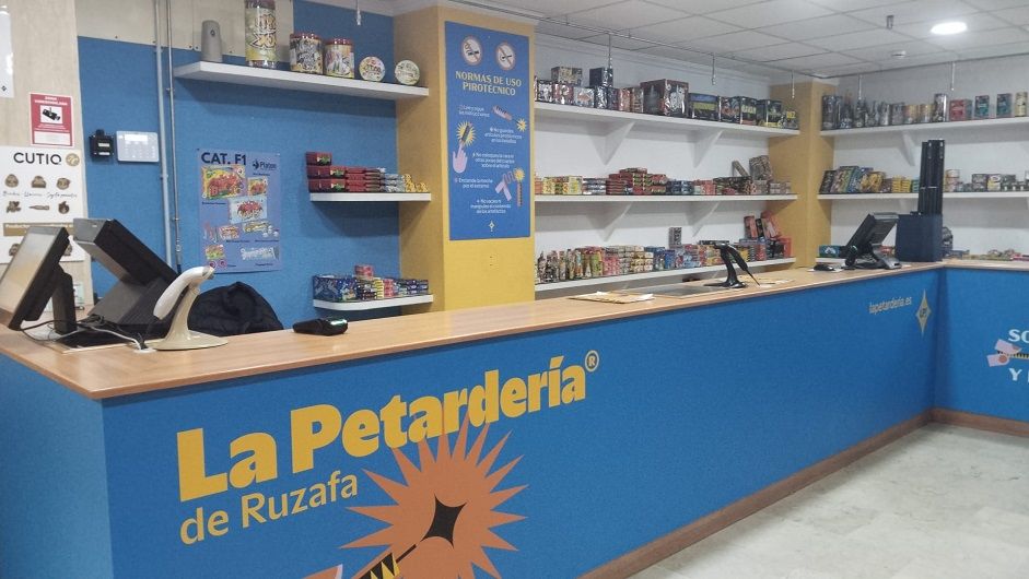 Dónde comprar petardos en Valencia, guía de tiendas con productos pirotécnicos