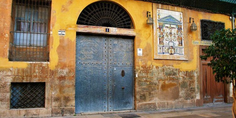 La Casa Natalicia de San Luis Bertrán, un olvidado rincón de la ciudad de Valencia en ruinas