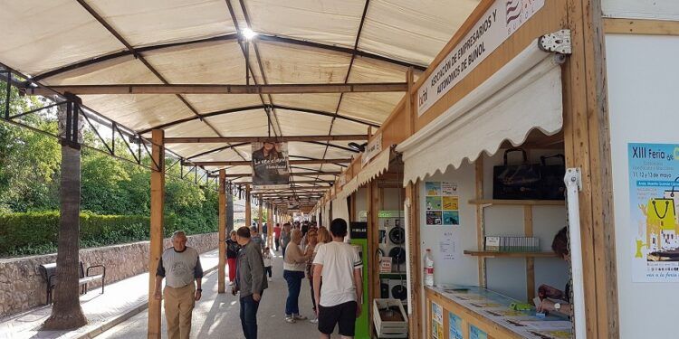 Buñol acoge una nueva edición de su Feria del Comercio para mostrar todo su potencial