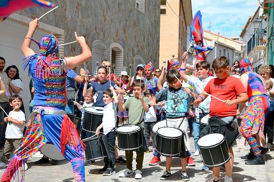 El festival de circo de calle Zorricos Fest vuelve a Alborache tras el éxito de la primera edición
