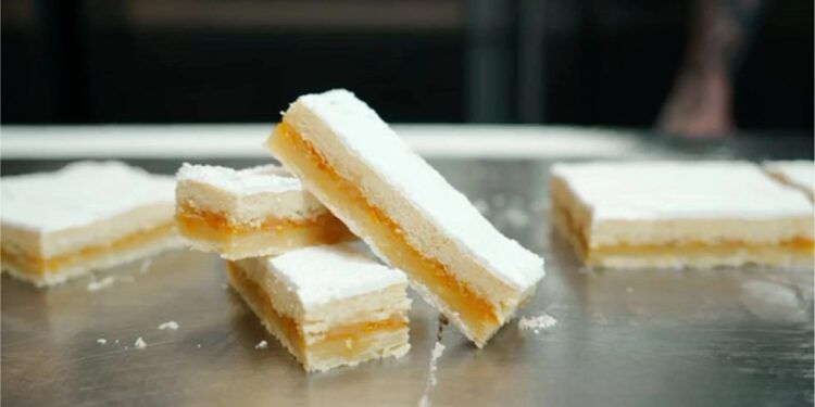 Así es el ‘Benaxeve’, el nuevo dulce de San Antonio de Benagéber con naranja, almendra y miel
