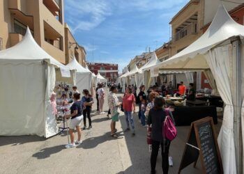 Los comercios de Rafelbunyol se echan a la calle por la cuarta edición de FirALEC