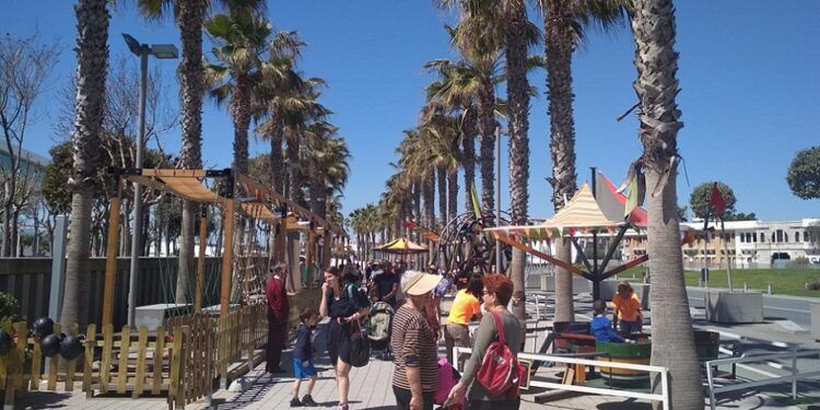 Regresa a la Marina de Valencia el market de artesanía con recinto infantil eco y gastronomía