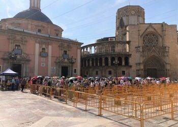 Besamanos a la Virgen de los Desamparados 2025 en Valencia: fecha, horarios y todos los detalles