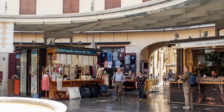 Valencia abre la inscripción del sorteo de 20.000 bonos comercio con 50 euros de regalo