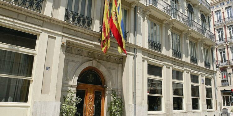 Descubre el arte del Casino de Agricultura de Valencia con una cata guiada de vinos valencianos
