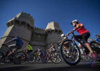 Valencia celebra el Día Mundial de la Bici con una gran fiesta familiar en los Jardines de Viveros
