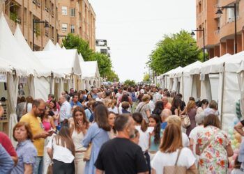 La Fira de Tendes, Tapes i Rock 2025 de Ontinyent crece con más comercios, cultura y gastronomía