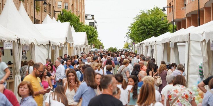 La Fira de Tendes, Tapes i Rock 2025 de Ontinyent crece con más comercios, cultura y gastronomía