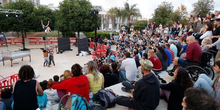 Mislata se llena de nuevo de teatro, circo y música con su festival gratuito de arte en la calle