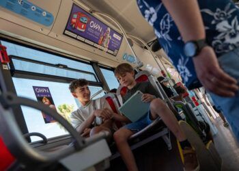 Vuelve OWN THE BUS, el campeonato de videojuegos a bordo de autobuses de EMT Valencia