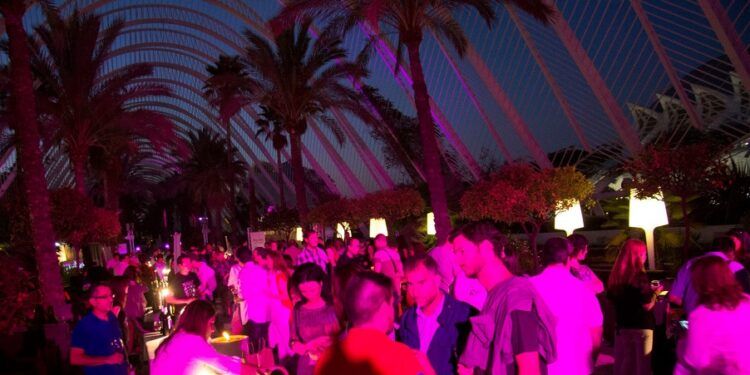 Tardeo con vinos ecológicos valencianos, música en directo y gastronomía en el Umbracle