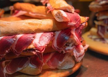 Utiel batirá un récord por los afectados de la dana: el bocadillo de jamón más largo del mundo