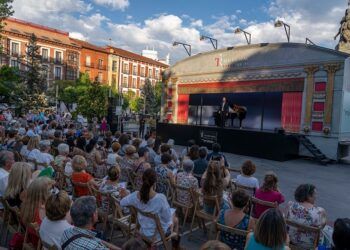 La Carroza del Teatro Real de Madrid llega con ópera gratuita a dos pueblos afectados por la dana