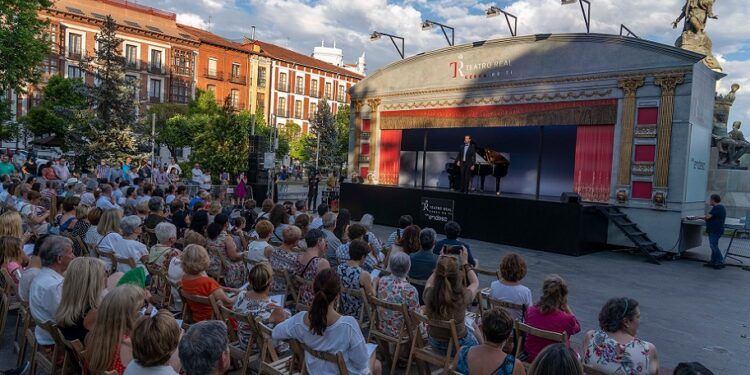 La Carroza del Teatro Real de Madrid llega con ópera gratuita a dos pueblos afectados por la dana