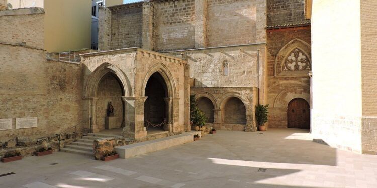 El único cementerio medieval de Valencia abre sus puertas de manera gratuita durante un día