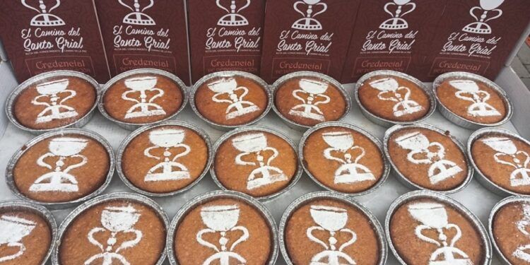 Coca valenciana de «El Camino del Santo Grial», un dulce que une lo terrenal con lo espiritual