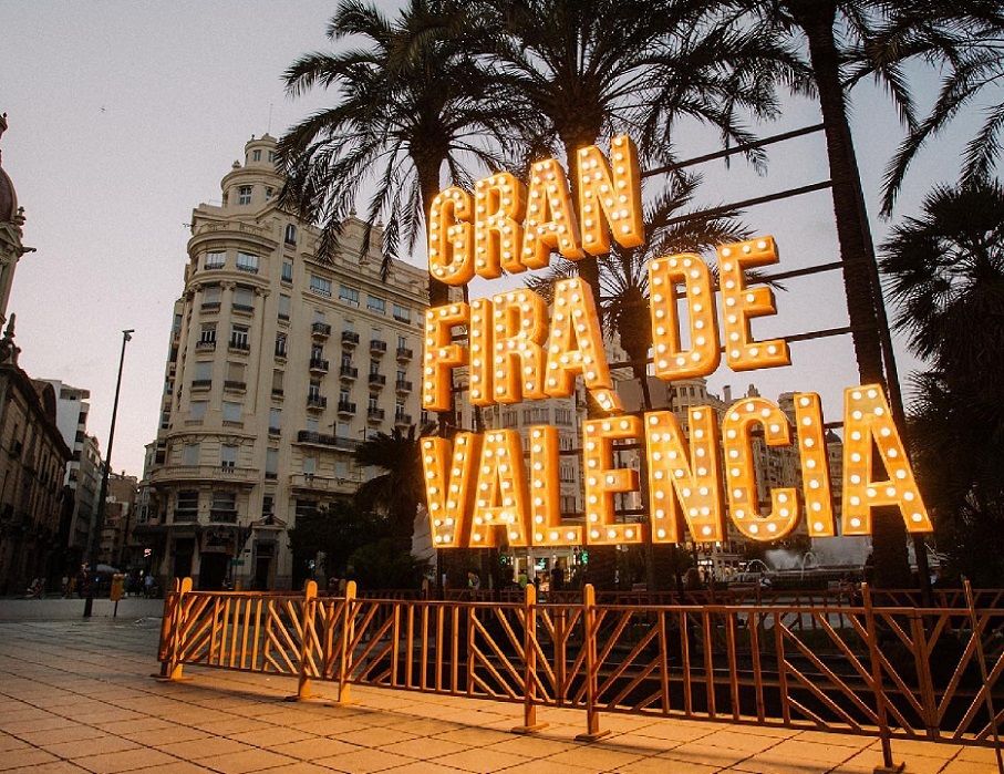 Más de 20 espectáculos gratuitos en los Jardines del Palau durante la Gran Fira de Valencia 2025