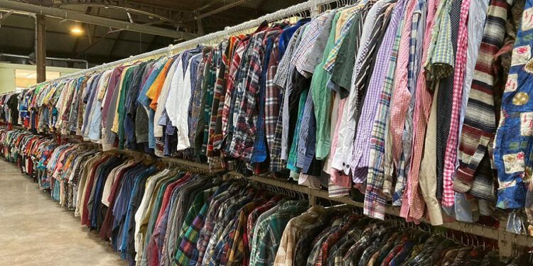 Regresa a Valencia el evento de ropa vintage y de segunda mano al kilo más grande de España