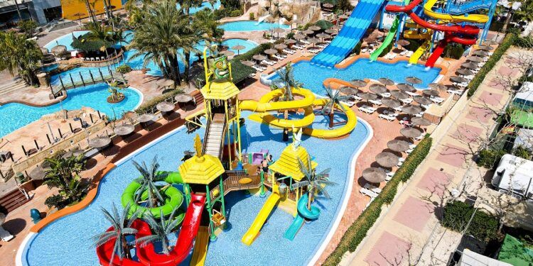 ¿Sabías que la piscina de camping más bonita de España en 2025 está en la Comunitat Valenciana?