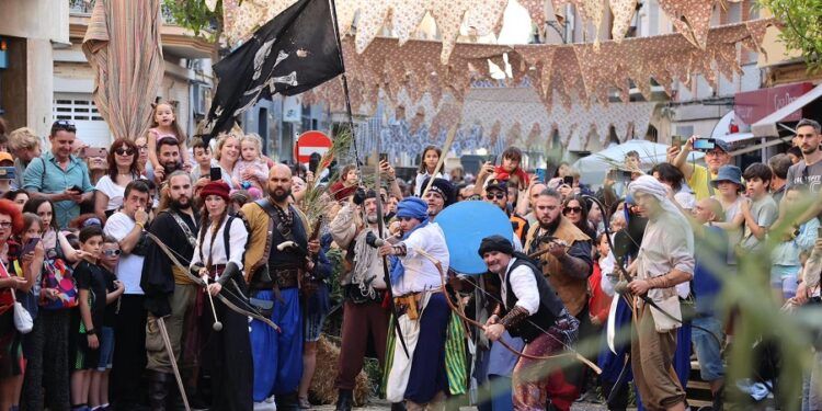 Vuelve el mercado y gran recreación histórica de Cullera que revive el desembarco del pirata Dragut