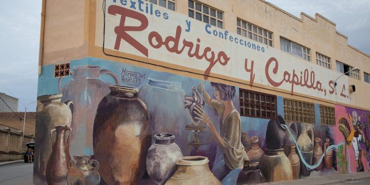 ¿Sabías que uno de los museos al aire libre con más obras de arte urbano de España está en Cheste?