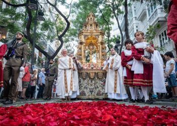 La custodia procesional más grande del mundo y mayor obra de orfebrería del s. XX está en Valencia