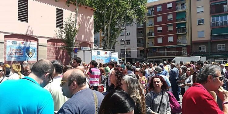 Gran fiesta en el Mercado del Cabanyal con música, actividades y 4000 raciones gratis de clóchina
