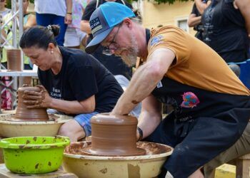 Manises será capital de la creatividad cerámica con la Festa i Cavalcada de la Ceràmica 2025