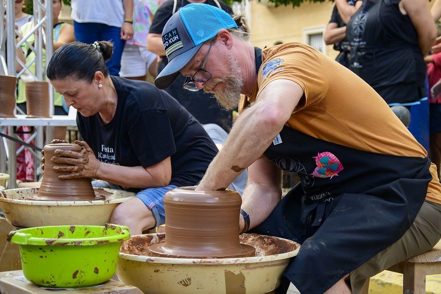 Manises será capital de la creatividad cerámica con la Festa i Cavalcada de la Ceràmica 2025