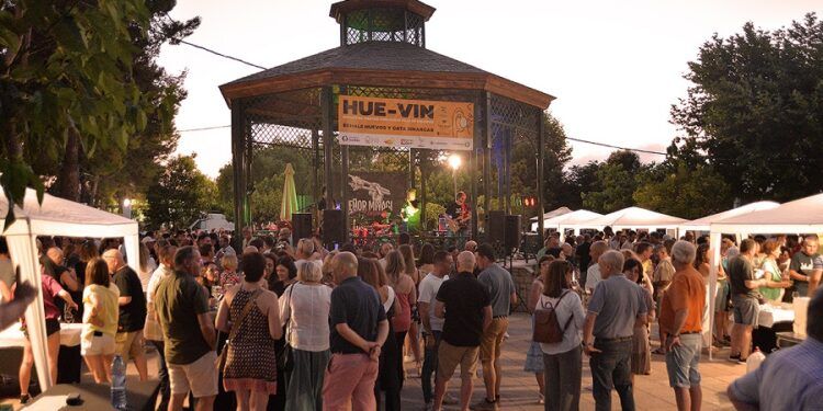 Llega a Sinarcas la cuarta edición de HUE-VIN con gastronomía, vino, cultura y mucha diversión