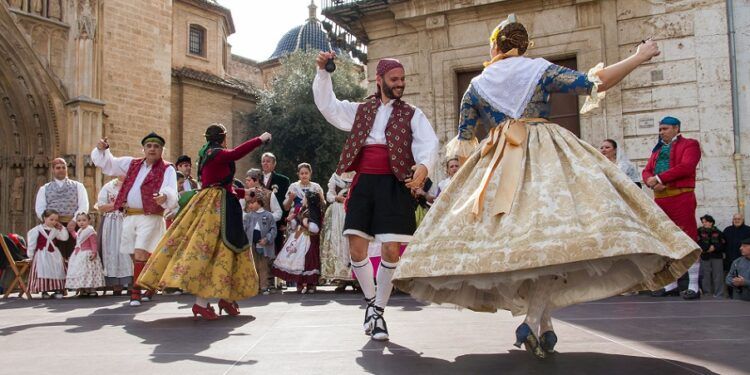 La Jota, según algunos estudiosos especialistas, no es aragonesa: su origen es valenciano