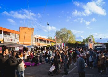 La Liga Burger llega a Oliva con hamburguesas épicas, música en directo y zona kids junto al mar
