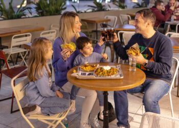 Bonaire lanza una promoción estrella para este verano: los niños comen gratis en sus restaurantes