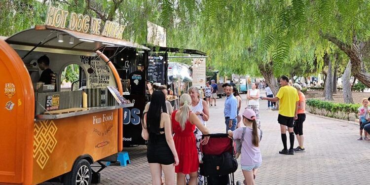 Vuelve Street Food Market La Vila Joiosa con gastronomía, market, música en directo y actividades