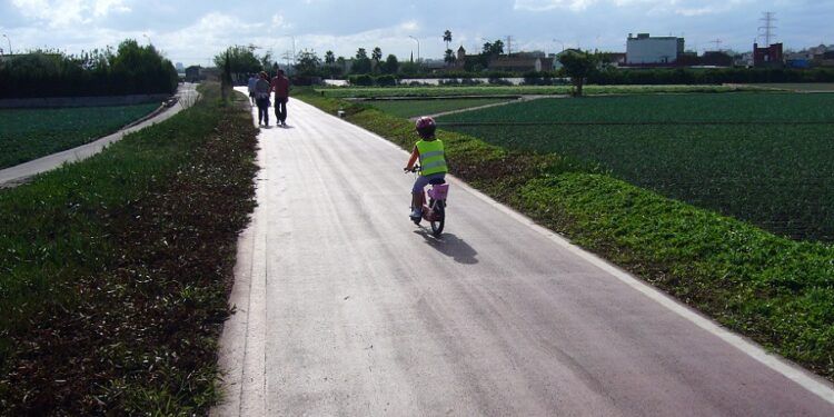 La Vía Xurra, una vía verde que cruza parte de la huerta de l´Horta Nord desde Valencia hasta Puçol