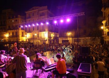 Valencia se llena de tributos, musicales y conciertos gratuitos al aire libre durante el mes de julio