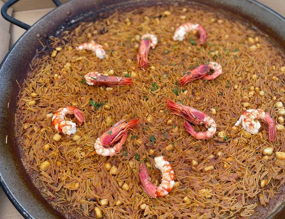 Un restaurante de la ciudad de Valencia cocina la mejor fideuà del mundo en 2025