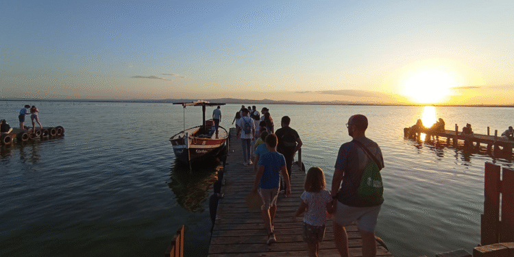 Regresan las experiencias gratuitas en Valencia con ruta a pie y paseo en barca por la Albufera