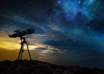 Regresan a Valencia las actividades gratuitas de observación del cielo nocturno con telescopios