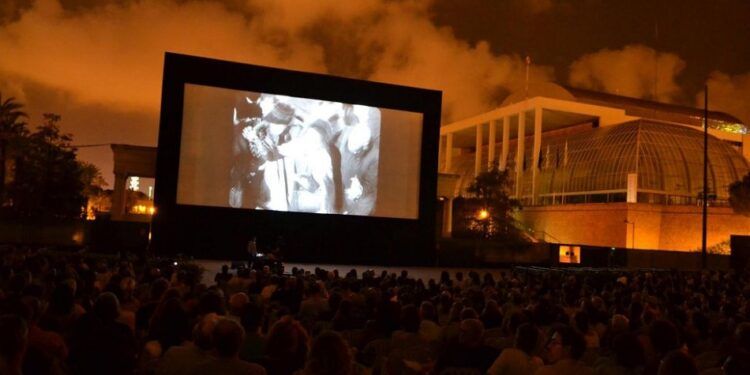 Vuelve el cine de verano a los Jardines del Palau de la Música de Valencia con Filmoteca d’Estiu 2025