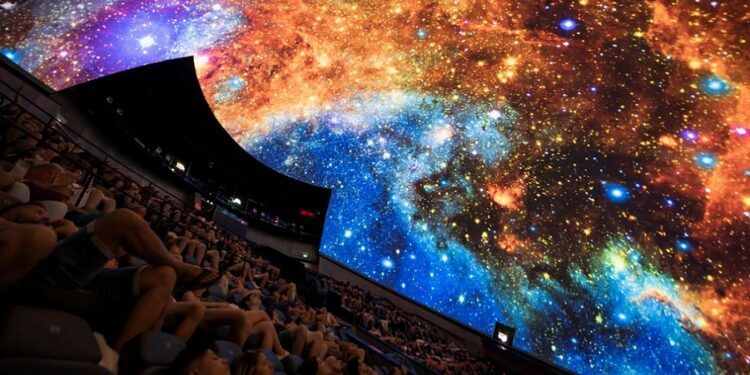La Ciutat de les Arts i les Ciències acoge este verano nuevas sesiones del planetario en directo