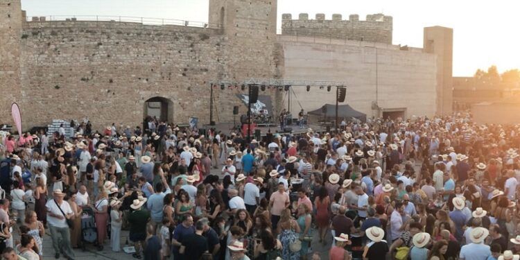 El Tardeo con la DO regresa al Patio de Armas del Castillo de Requena con gastronomía y música