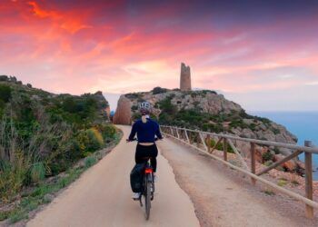 Con “CV Activa” elige tu empresa de turismo activo y ecoturismo para unas vacaciones inolvidables