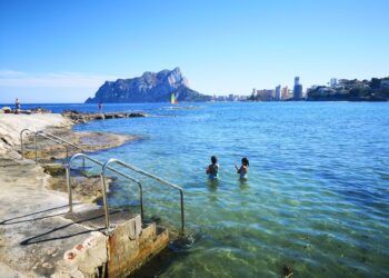 Guía para descubrir las 6 calas de Benissa: rincones con encanto conectados por un sendero