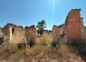 Las casas de la Contienda: una histórica posada entre dos reinos visible desde la autovía A-3