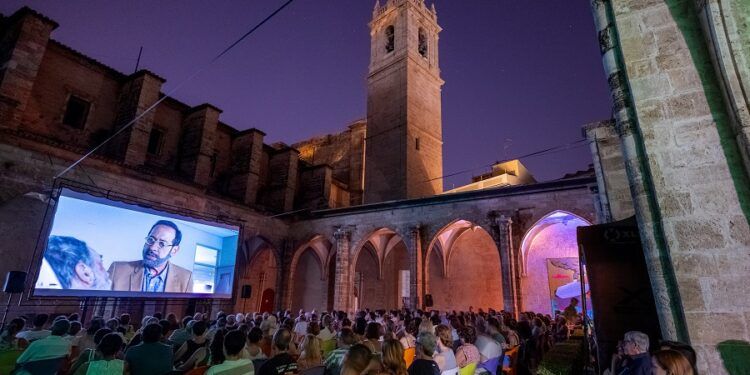 Regresa el cine de verano gratuito en agosto al claustro gótico del Centre del Carme de Valencia