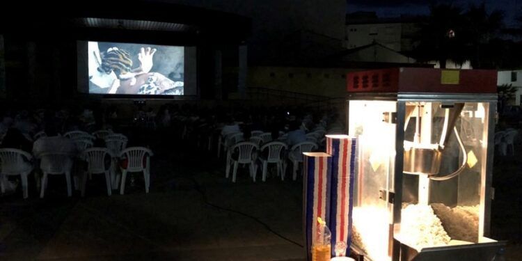 Cines de verano gratuitos y de pago en 2025 en Valencia: guía con todas las localizaciones